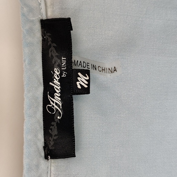 Andree pullover blouse size medium  light blue embroidered floral throughout - Picture 3 of 6